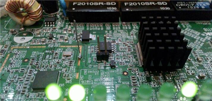 �D��TP-LINK WR740N V3/V4�o��·���� TTL