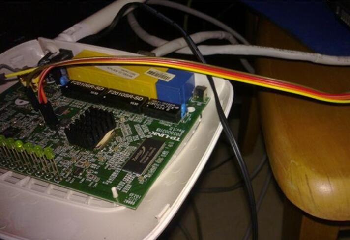 �D��TP-LINK WR740N V3/V4�o��·���� TTL