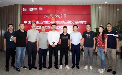 һ�cͨ�{У�c���{(li��n)������(li��n)���_(d��)�ɑ�(zh��n)�Ժ��������{���ИI(y��)��(chu��ng)�°l(f��)չ